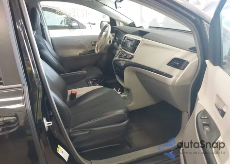 2011 Toyota Sienna Se z USA, uszkodzony, nr VIN 5TDXK3DC0BS128298